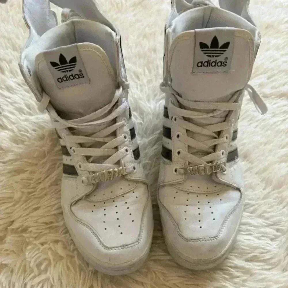 ADIDAS x JEREMY SCOTT Wings 1.0 Sneakers - Picture 2 of 9